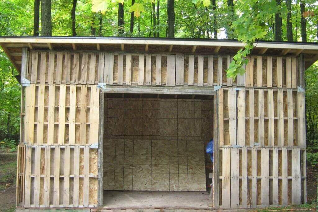 Pallet Shed Building