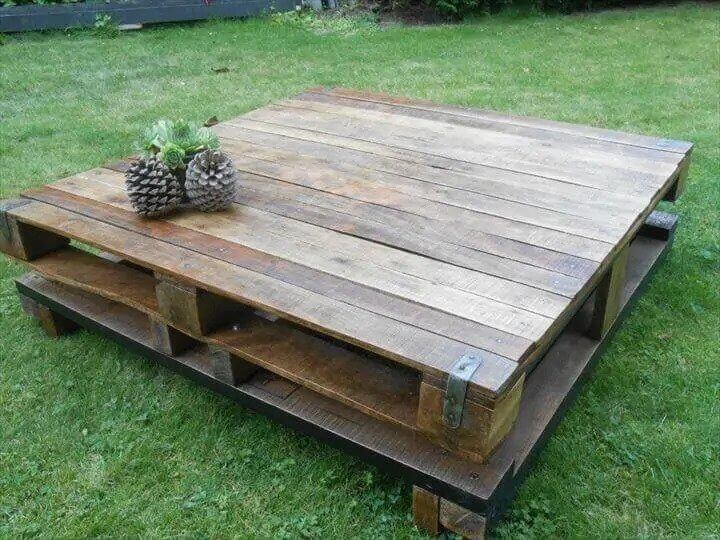 Rustic Outdoor Wood Pallet Coffee Table With Storage