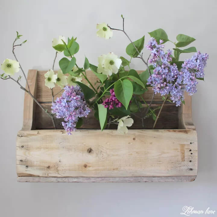 DIY Wood Pallet Flower Shelf