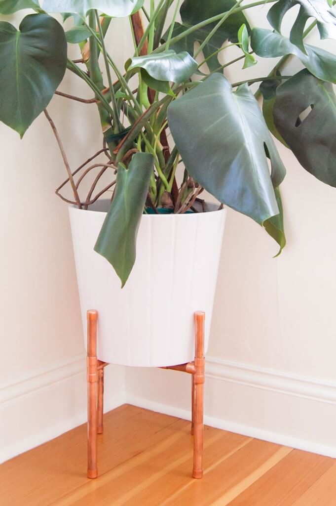 Simple DIY Copper Plant Stand