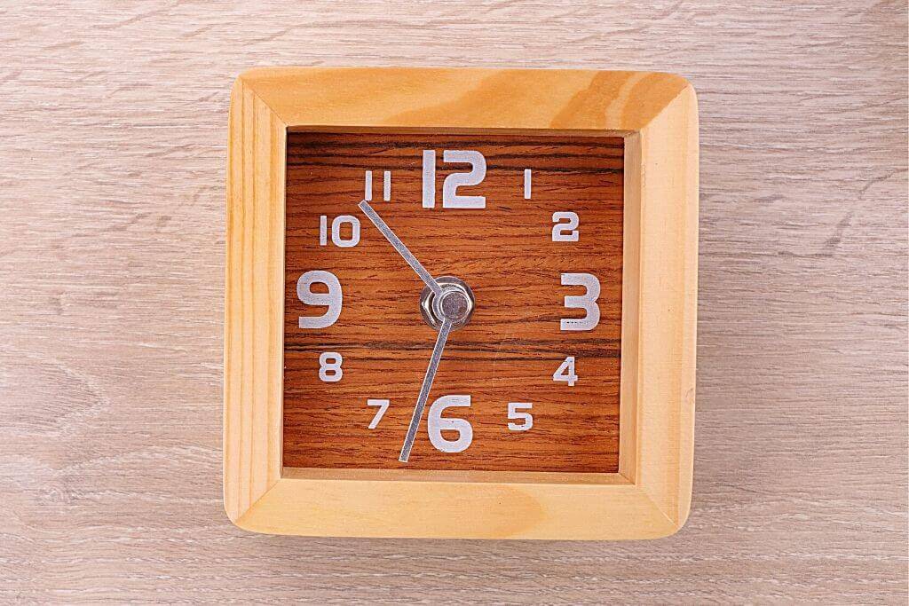 diy wooden clock