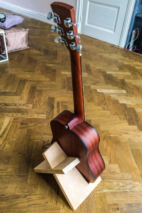 DIY Simple Guitar Stand From A Single Board Of Wood