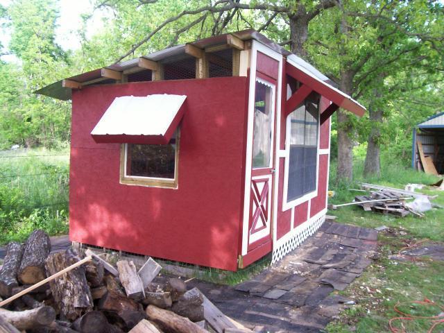 DIY A Pallet Palace Chicken Coop