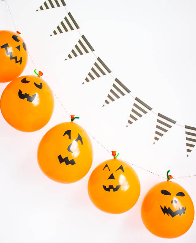 DIY Halloween Jack-O-Lantern Balloons